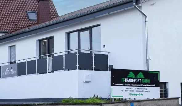 Frontansicht-PC-Shop-Helmern