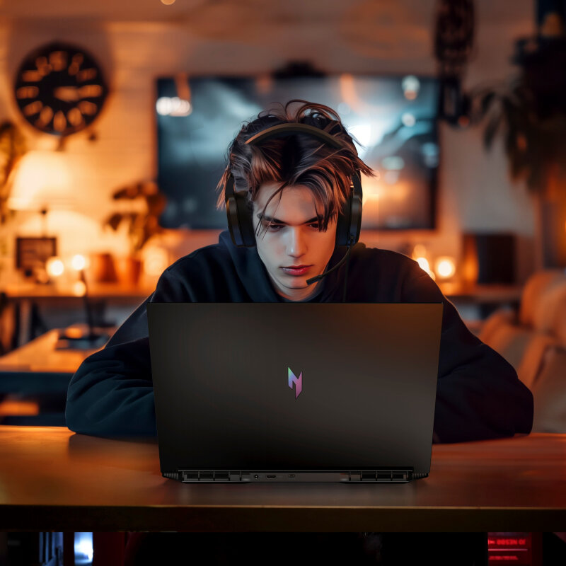 Acer Nitro V17 AI | 17,3" Full-HD 144 Hz| AMD Ryzen™ 7 260 | GeForce RTX™ 5070
